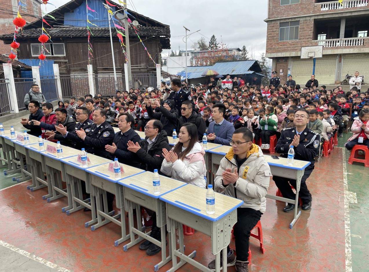“少年强则国强” 云博(中国)yunbo·官方网页版,为广西三江岑牙小学捐资助建