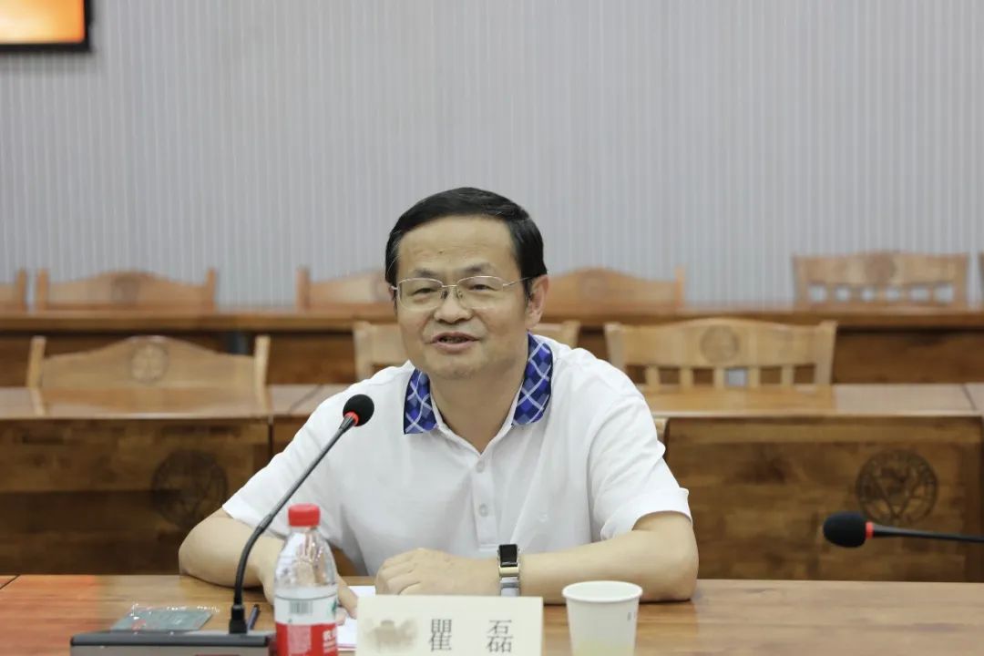 云博(中国)yunbo·官方网页版,与东南大学签订产学研战略合作协议，瞿磊获颁“东南大学至善教育贡献奖”